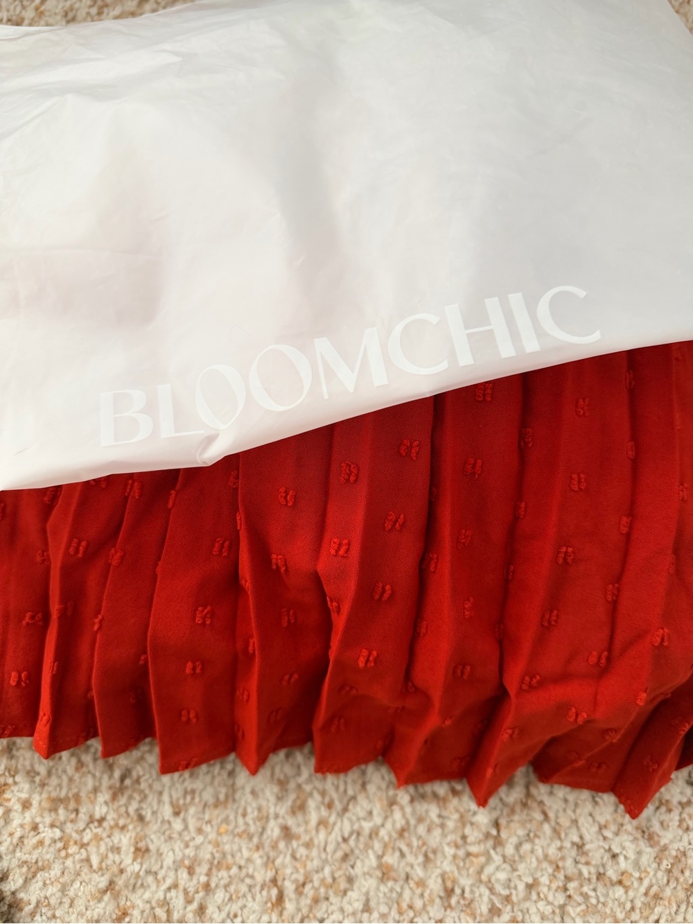 BloomChic Red Long-Sleeve Pleated Midi Dress - Picture 4 of 4